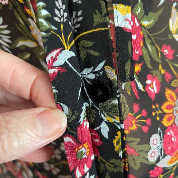 Simply Styled Semi-Sheer Chiffon Dark Floral Boho Top Sz L Ruffled Button Front - Picture 6 of 11